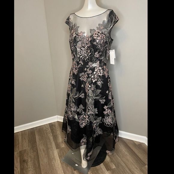 Rickie Freeman for Teri Jon Cap-Sleeve Embroidered Tulle Dress $740 - Picture 7 of 13